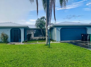 637 SE Thornhill Dr, Port Saint Lucie, FL 34983