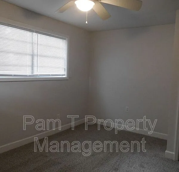 633 W 35th St — Photo 5