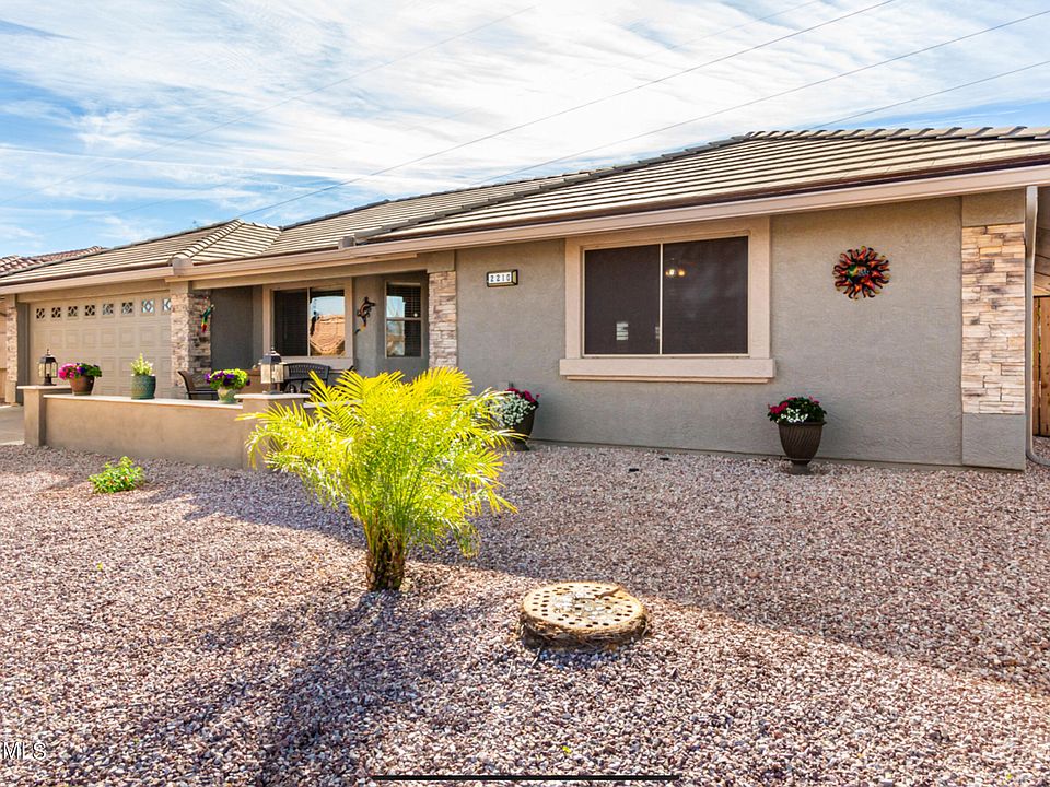 1st image of 2210 S OLIVEWOOD --