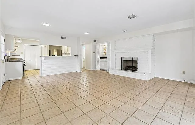 218 Aurora Ave — Photo 6