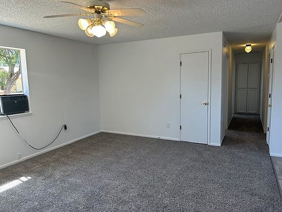 3rd image of 501 W Webb St