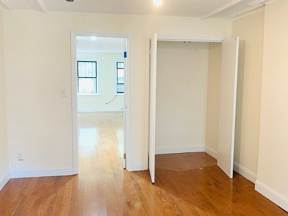 4th image of 326 Jefferson Ave APT 1
