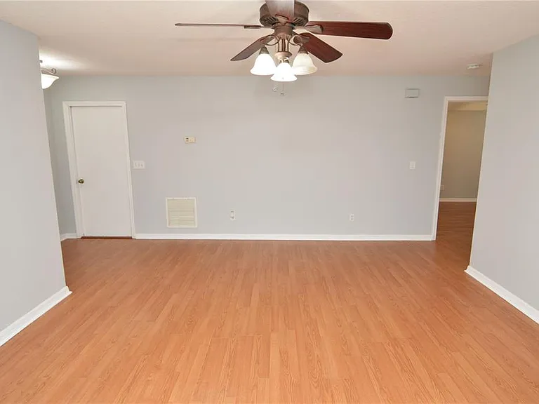 11116 Lake Tahoe Dr — Photo 15