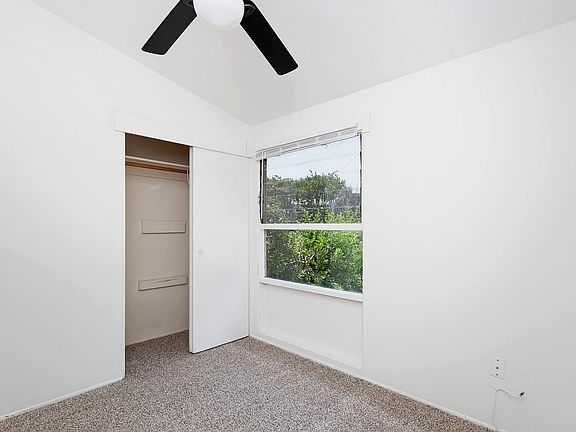 5th image of 9235 Hector Ave