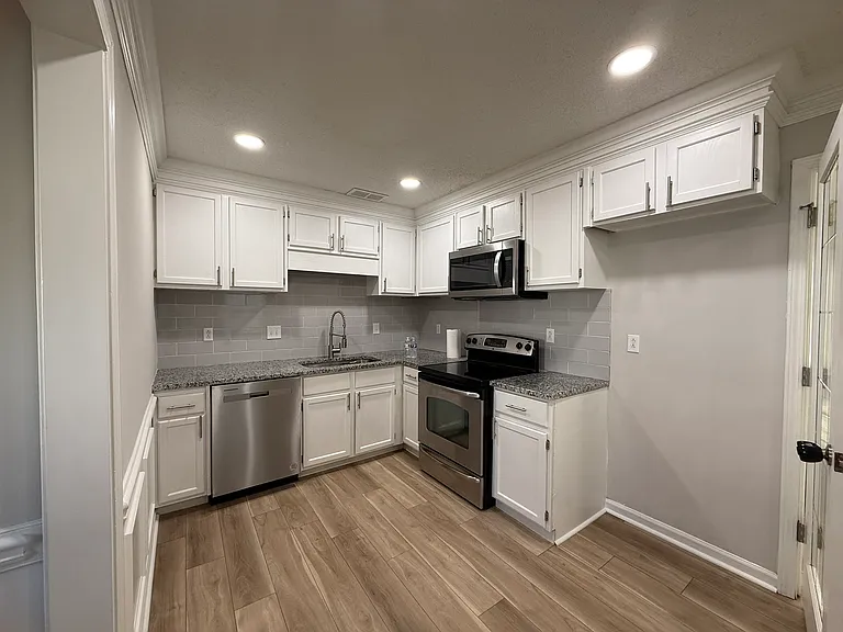 8006 Hemby Wood Dr — Photo 34