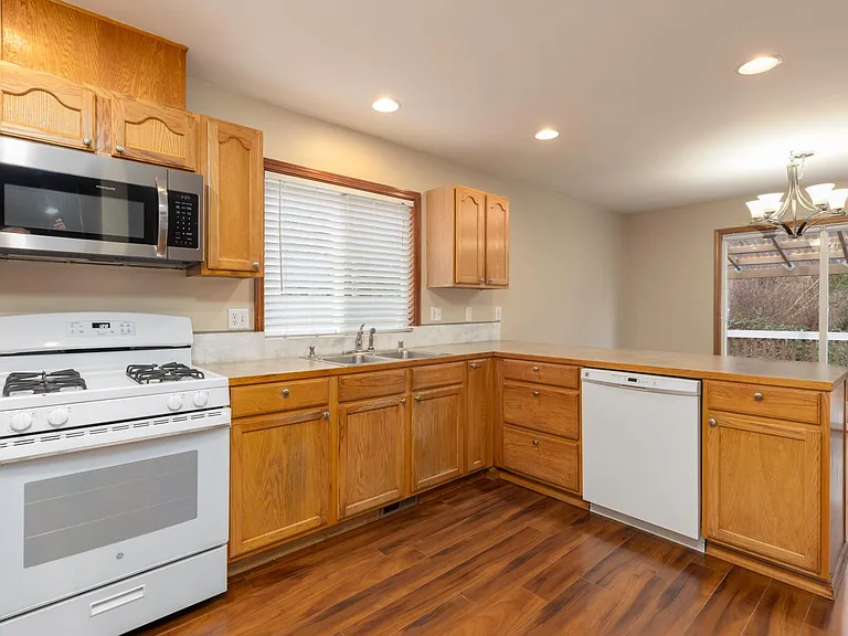 6922 Beverly Ln #A — Photo 2