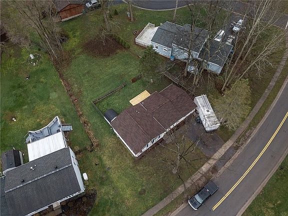 2nd image of 3304 Wildflower Dr