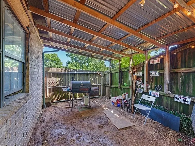 2733 E Ferguson Ave — Photo 9