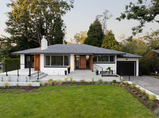 2126 Lansdowne Rd, Oak Bay, BC V8P1B6