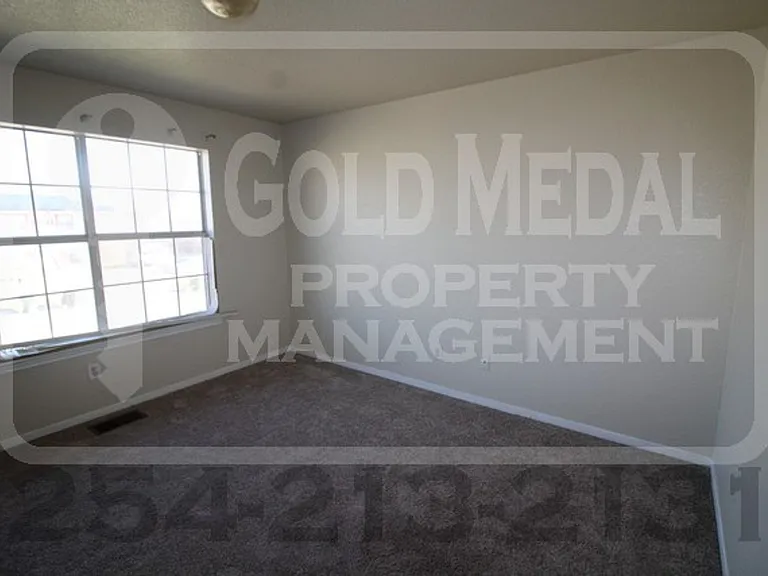 1408 Dugger Cir — Photo 16