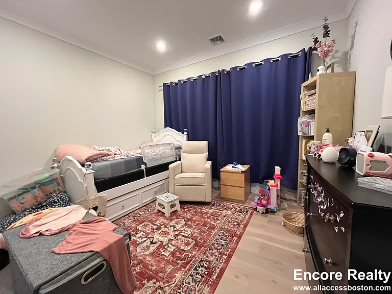 32 Cummins Hwy #4 — Photo 25