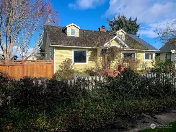 523 W 4th Street, Port Angeles, WA 98362