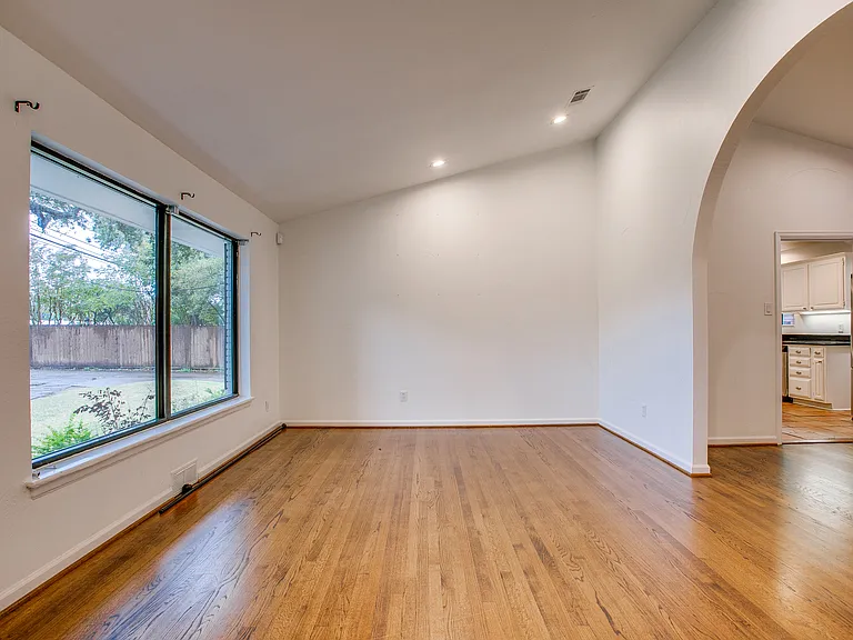 5815 Walnut Hill Ln — Photo 20