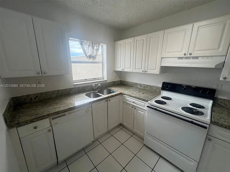 5100 SW 41st St #Penthouse 6 — Photo 30