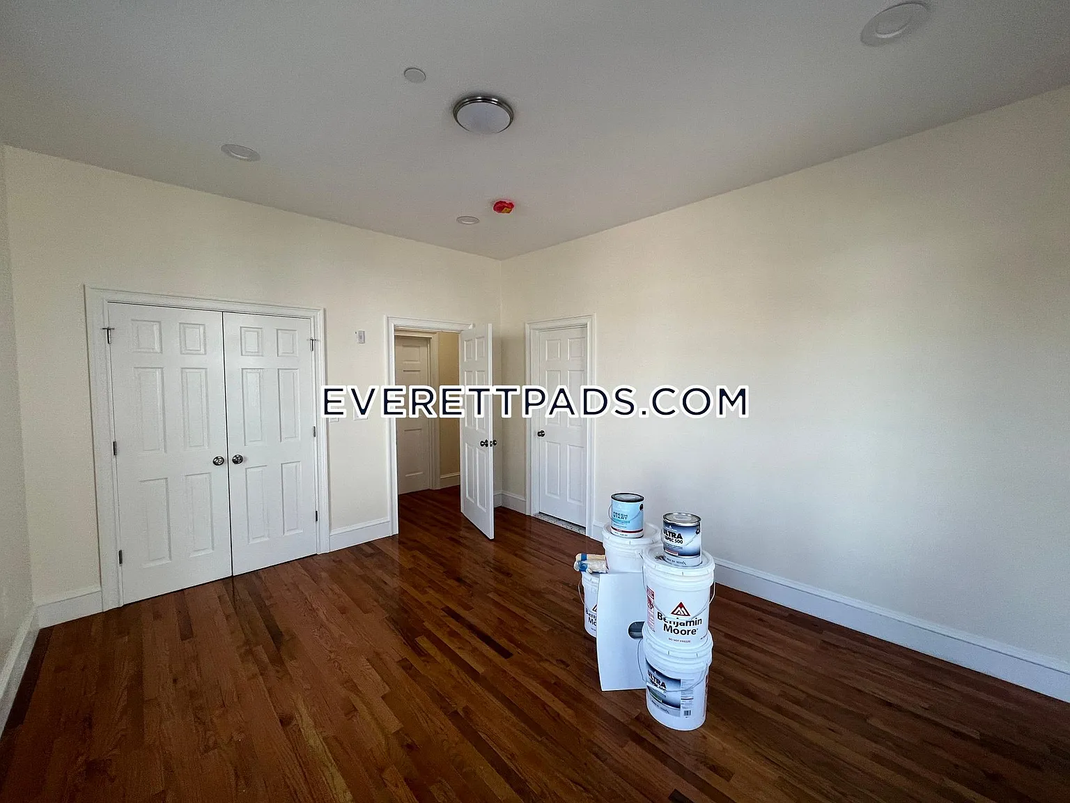 5 bed, 5.5 bath, 9999 sqft, $6,500 — Photo 4