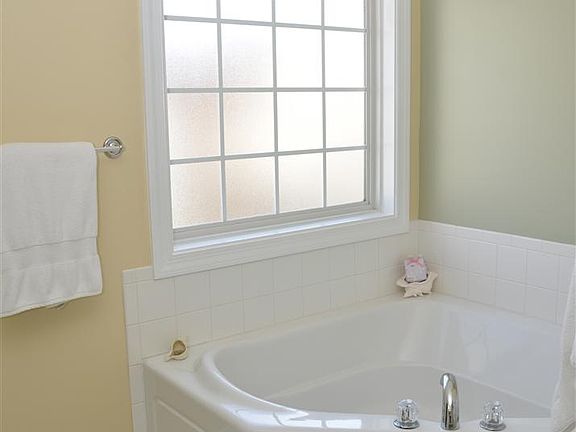 5th image of 9074 Lunette Ln