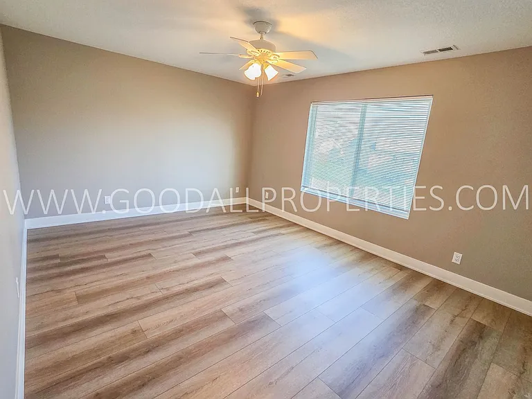 425 SE Waco Pl — Photo 6