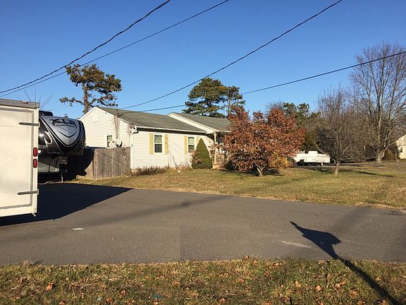 3rd image of 1141 Commonwealth Blvd