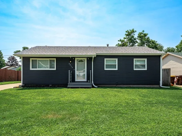 2015 Barnaby Dr, Loves Park, IL 61111