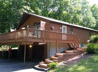 9 Corbin Rd, Dudley, MA 01571