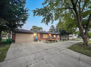 275 2nd Ave SE, Wells, MN 56097