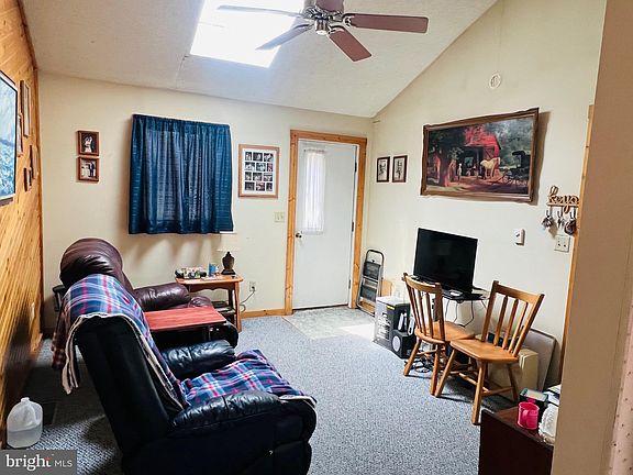 4th image of 723 Magnolia Dr