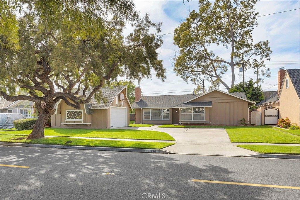 11901 Martha Ann Dr, Los Alamitos, CA 90720 | Zillow