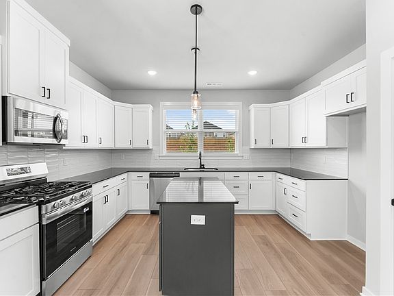 5th image of 5910 SW Omaha Ave