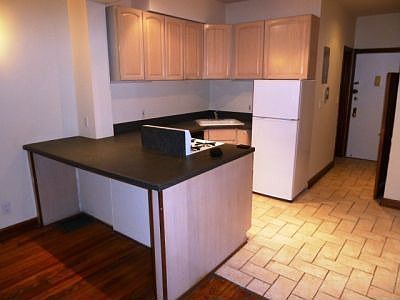5th image of 307 W 71st St APT 2