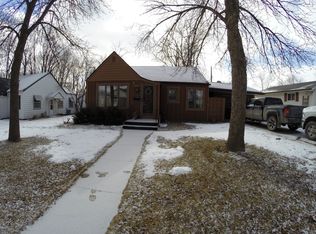 421 E Spruce St, Cherokee, IA 51012