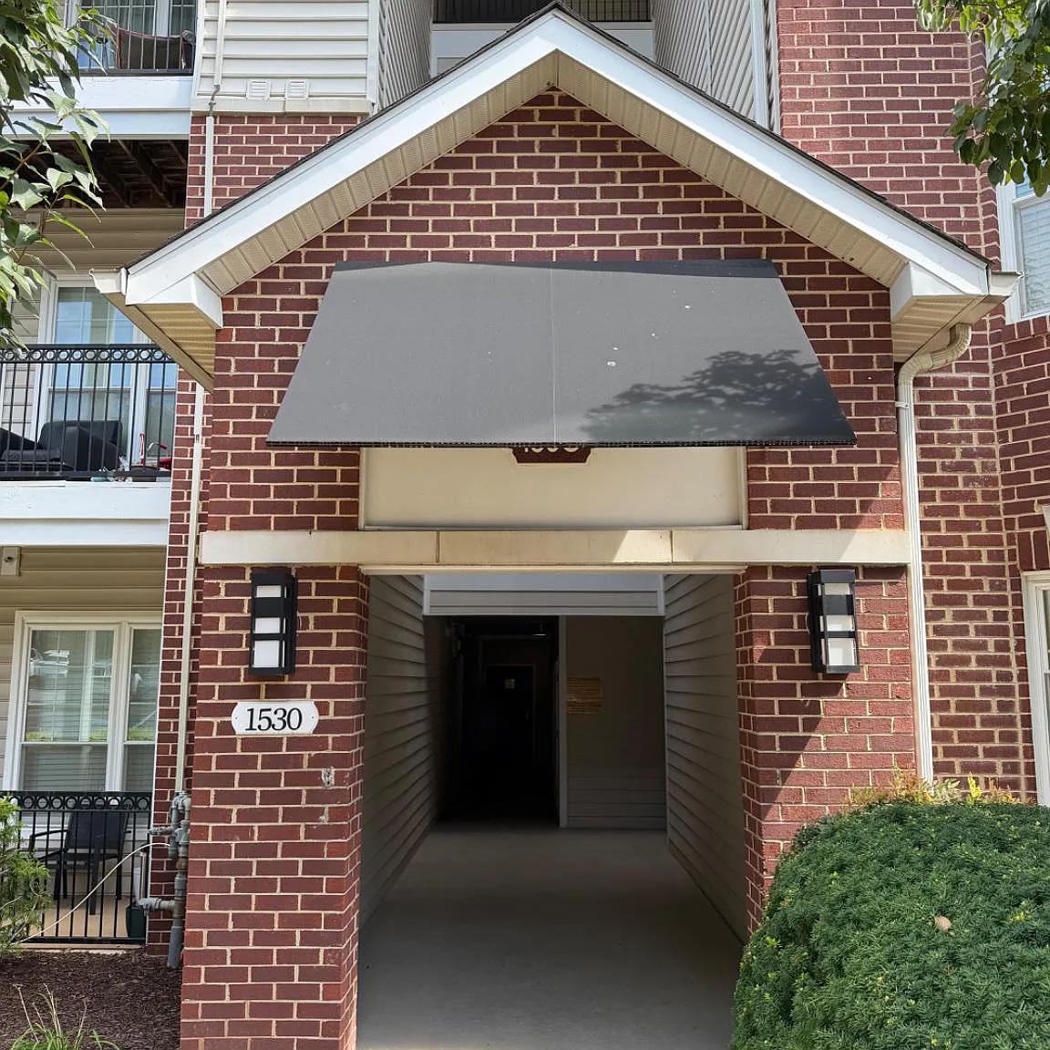 Gates Of Mclean — Photo 1