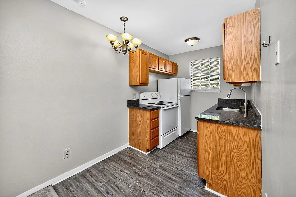 Building Photo - 3426 Telford St #5