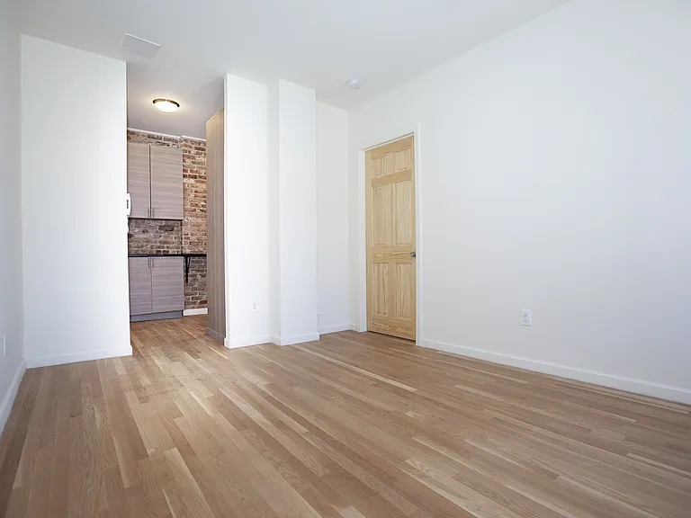 174 Spring St #14 — Photo 2