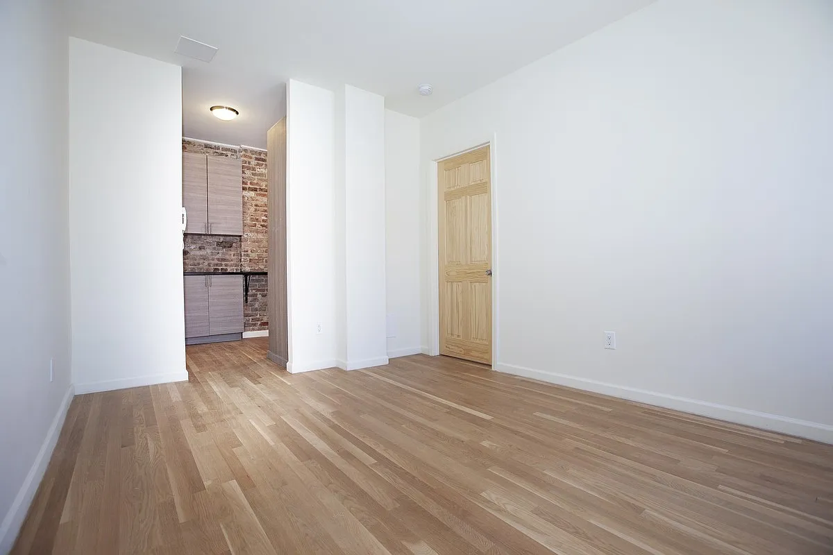 Building Photo - 174 Spring St #14