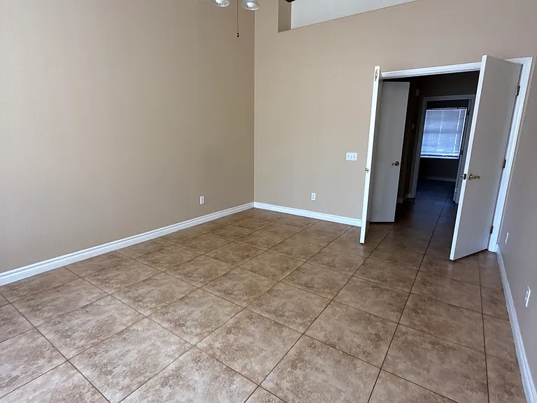 Dusty Cowboy Cir — Photo 24
