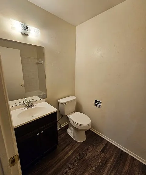 605 W Oak St #14 — Photo 9