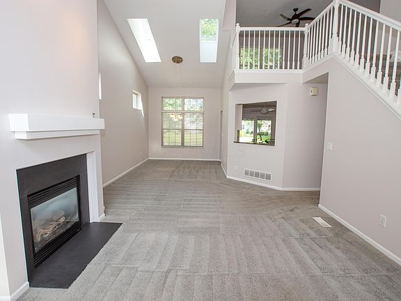 3rd image of 461 Buckstone Pl