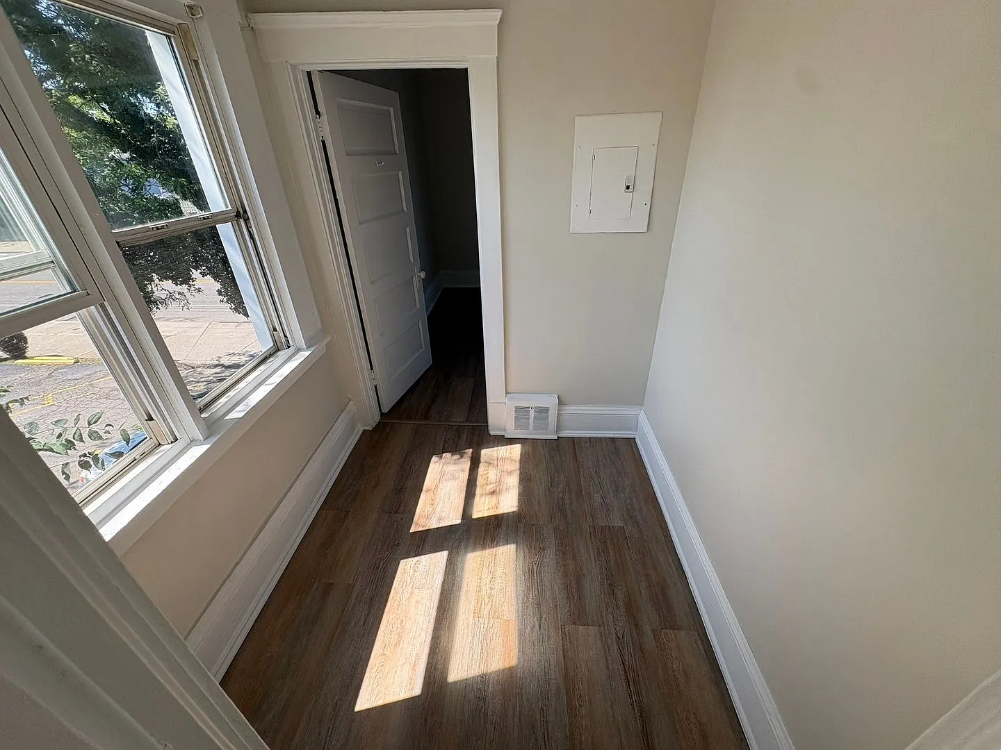 7951 Lorain Ave — Photo 4
