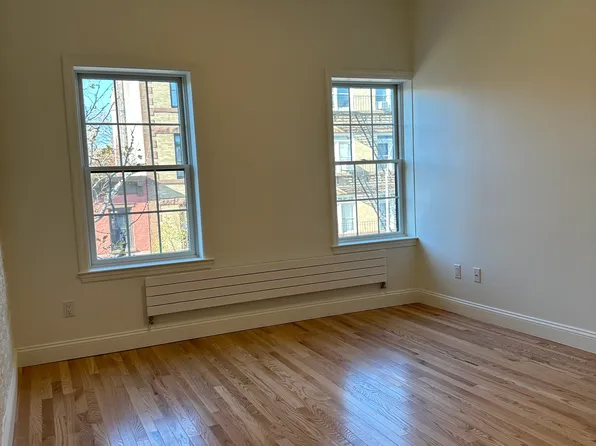 207 Court Street image 9 of 15