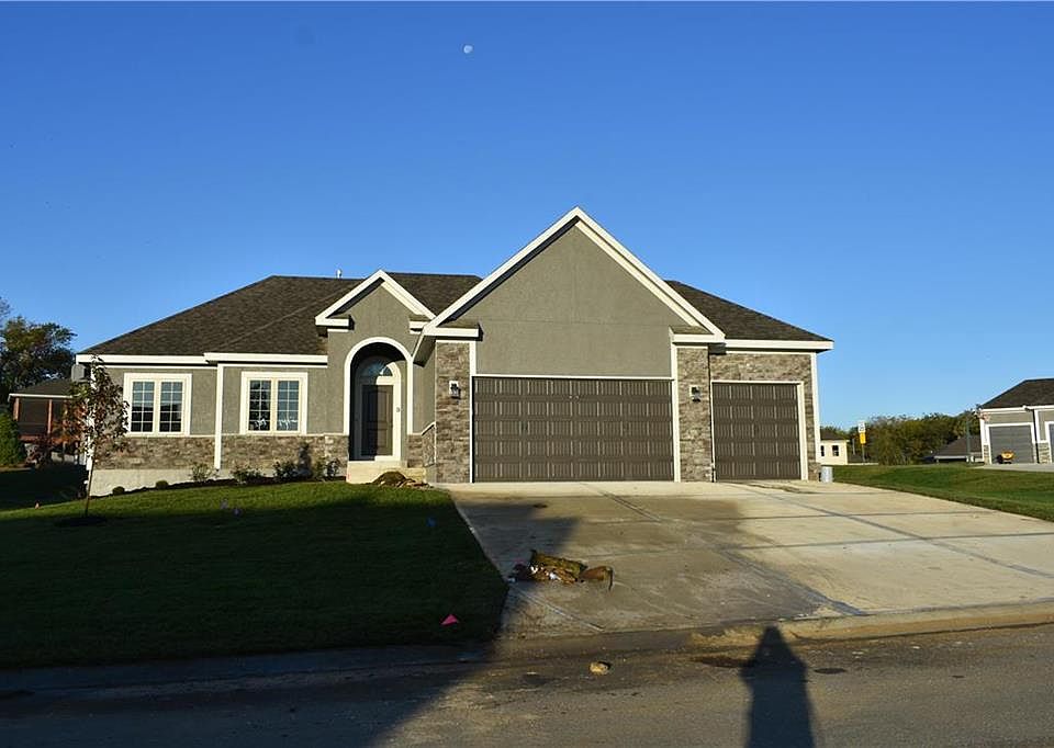 1st image of 1412 Red Oak Ct
