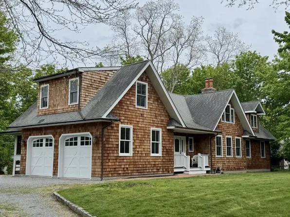 https://photos.zillowstatic.com/fp/a4cbb64ca83bf6720fade0daf60ef2a9-p_e.webp
