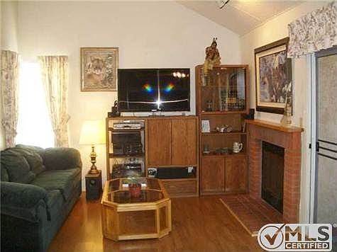 5th image of 1451 Manzana Way