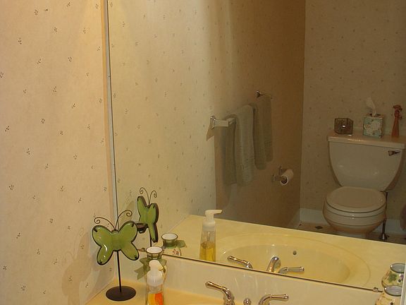Foyer Powder Room