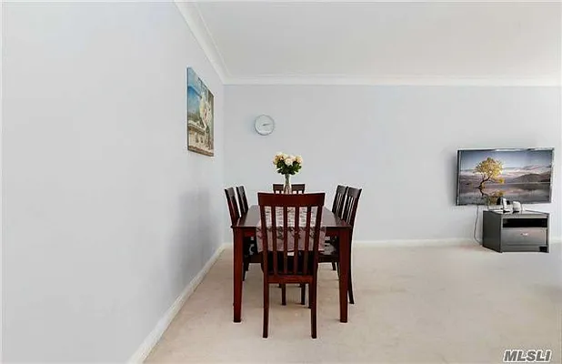 Sold by Redfin Real Estate | media 49