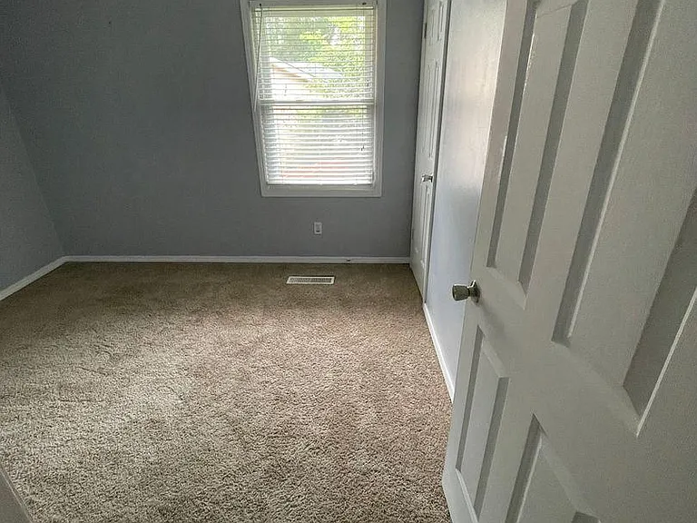 98 Riverview Ct — Photo 11