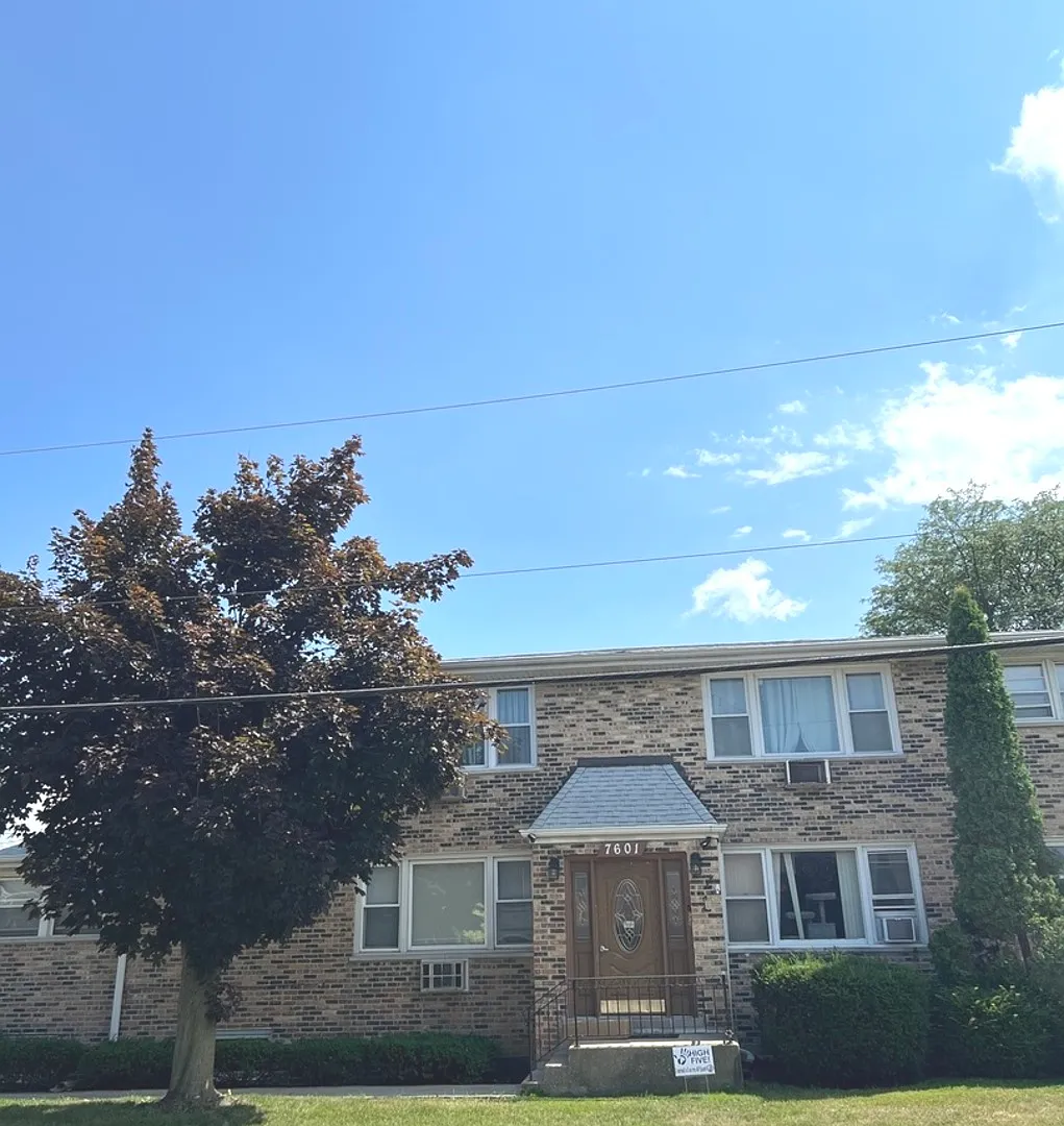 2 bed, 1000 sqft, $1,600 — Photo 3