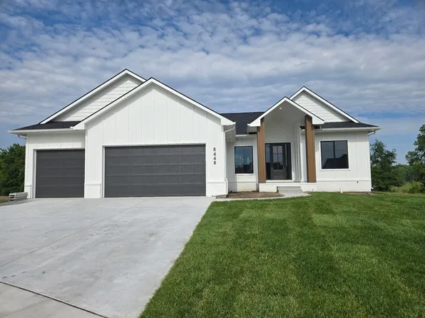 8448 Pebble Ct, Maize, KS 67101