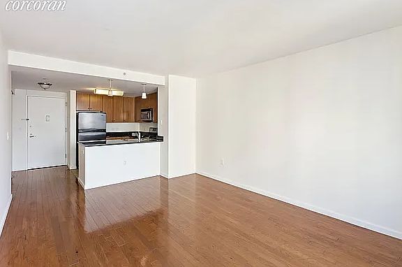 3rd image of 455 Main St APT 12G