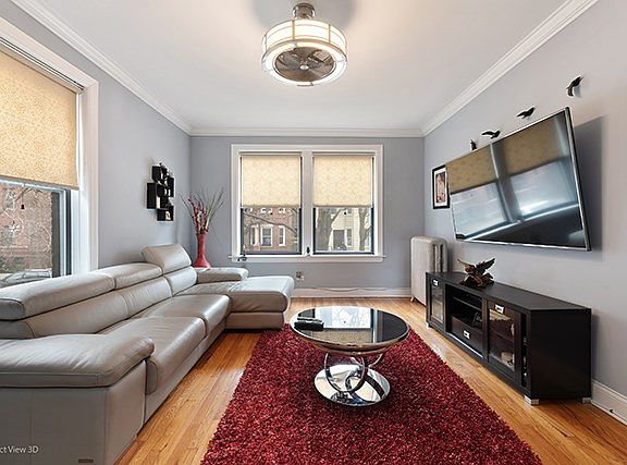 2nd image of 5952 N Lakewood Ave APT 1E
