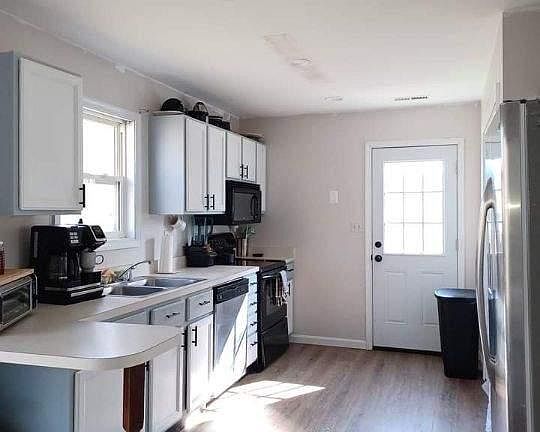 4th image of 204 Larch Pl